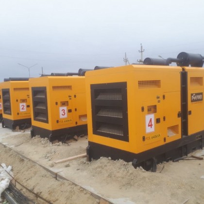 Четыре дизельных генератора PCA POWER PDE-640 kVA, вахтовый городок Ватернас Камп
